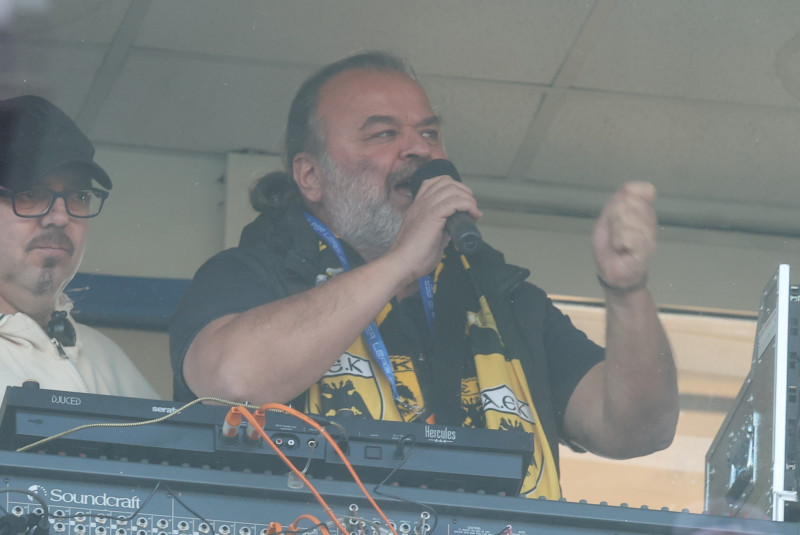 Απίστευτο! Τί έκανε ο Ηλιόπουλος στο Πανθεσσαλικό; Γιατί πήρε το μικρόφωνο