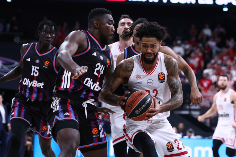 Βομβάρδισε τρίποντα το Παρίσι ο Ολυμπιακός - "Επιστροφή" Πίτερς! (Vid)