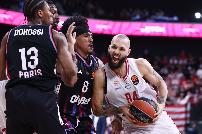 Βομβάρδισε τρίποντα το Παρίσι ο Ολυμπιακός - "Επιστροφή" Πίτερς! (Vid)