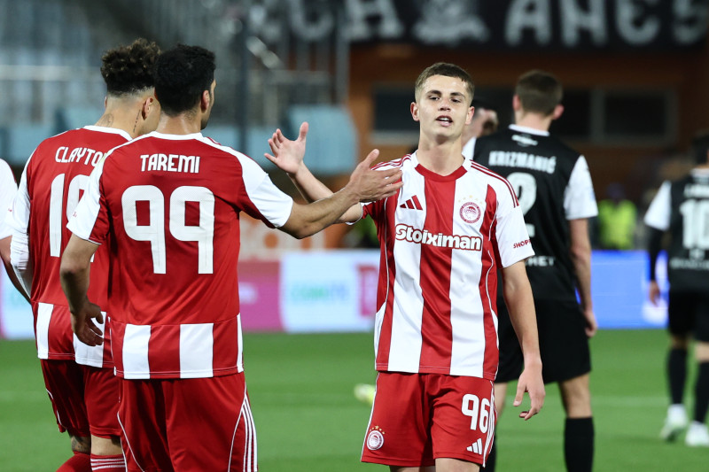 Η τεράστια κίνηση του Ταρέμι στο ΟΦΗ- Ολυμπιακός και η αποθέωση (ΒΙΝΤΕΟ)