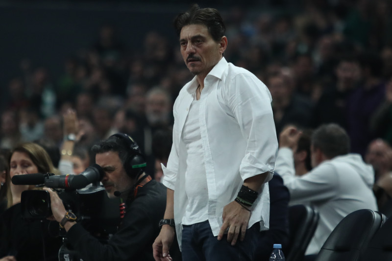 Κατέβηκε στο παρκέ ο Γιαννακόπουλος - Μπήκε μέσα στην τριποντάρα Ναν! (Vid)