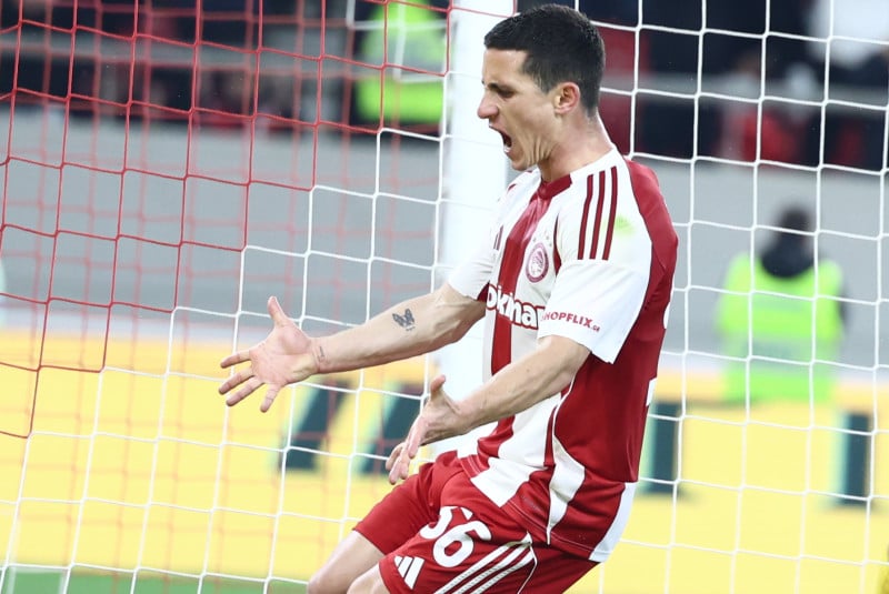 "Καμπάνα" για δύο παίκτες Ολυμπιακού μετά την ΑΕΛ - Τελεσίγραφο σε Ποντένσε