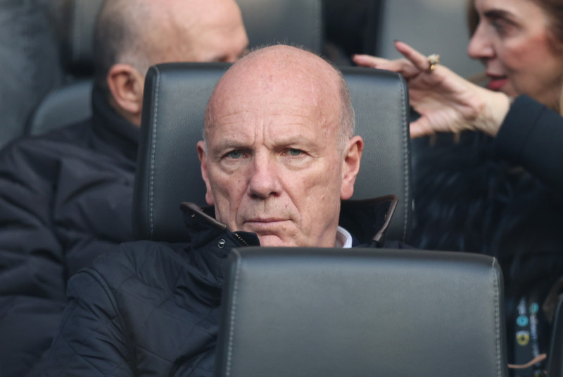 Ο Στιβ Μπένετ στην Allwyn Arena