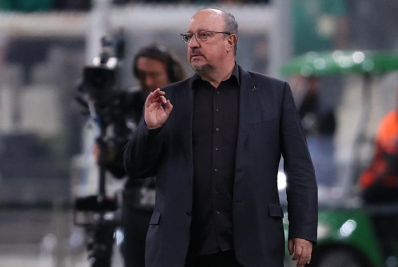 "Εκδίκηση" Μπενίτεθ με τον... θίασο - Η χειρονομία Ρενάτο δείχνει πολλά!