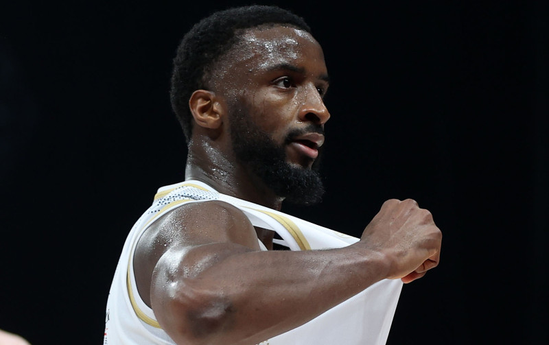 Εξελίξεις με το μέλλον Τζέιμς, Ντιάλο, Οκόμπο - "Μάχη" στη Euroleague