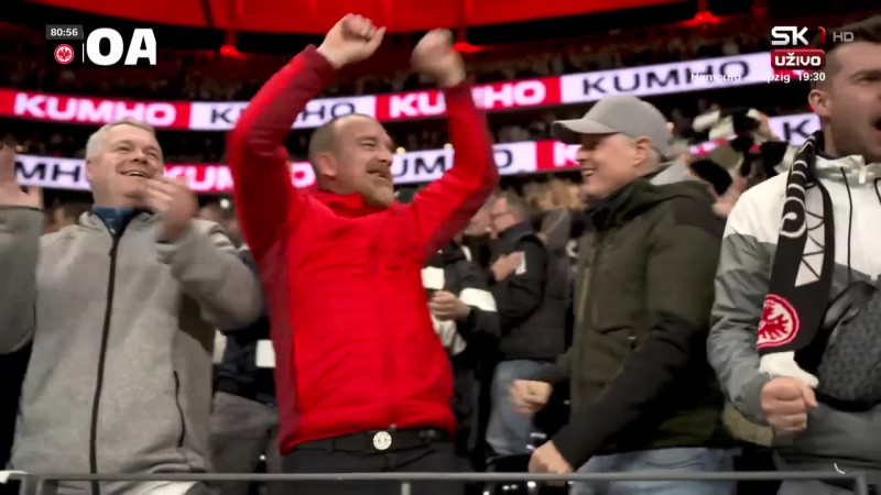 «Κρέμασε» τον τερματοφύλακα με πανέμορφο πλασέ (ΒΙΝΤΕΟ)