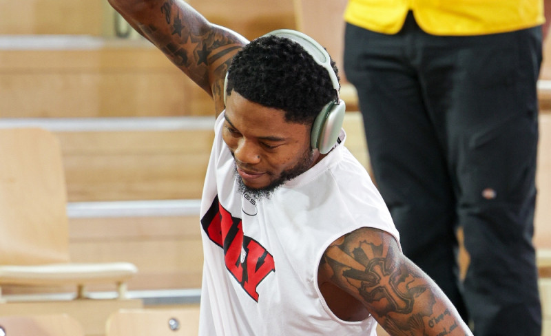 Έλυσε τα "χέρια" Μπαρτζώκα ο Τζόουνς - Διπλή βοήθεια σε Ολυμπιακό