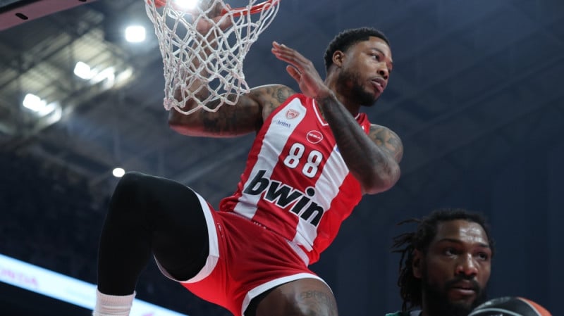 Ξέσπασμα Μονέκε υπέρ του Ολυμπιακού - "Είναι απαράδεκτο"!