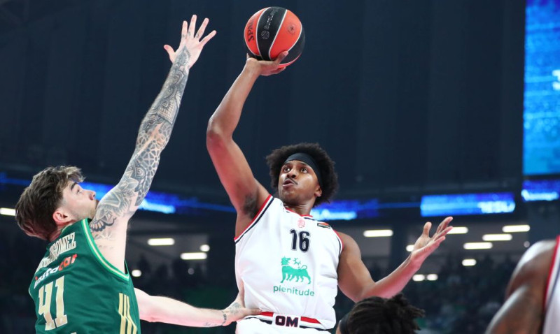 «Θα γίνει προσπάθεια για Χεζόνια» - Ποια ομάδα τον θέλει