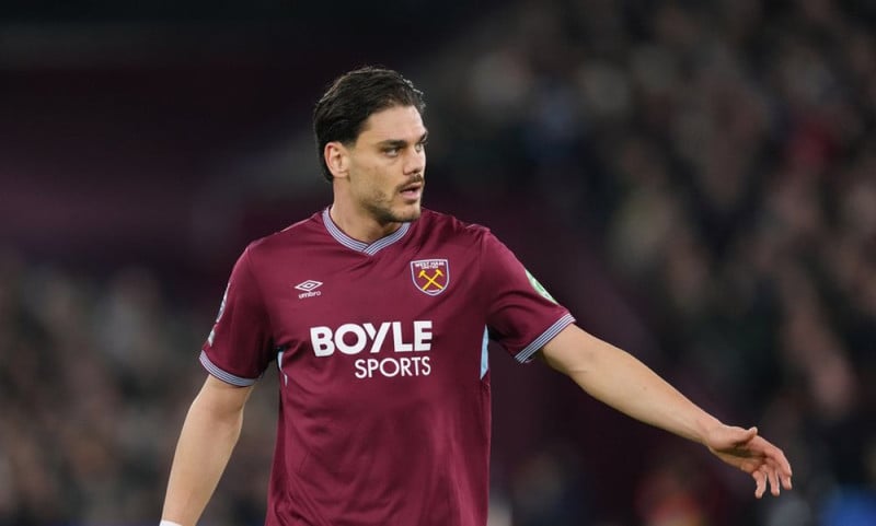 Ο Ντίνος Μαυροπάνος