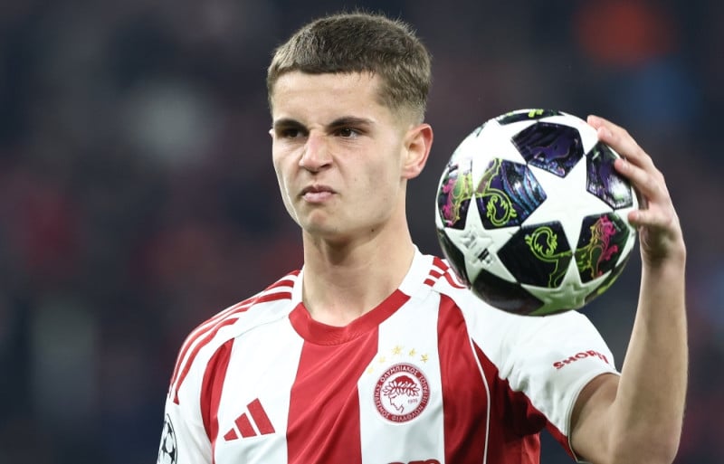 "Βουίζει" ο Πειραιάς ότι έρχεται πρόταση μεγαλύτερη από τον Κωστούλα!