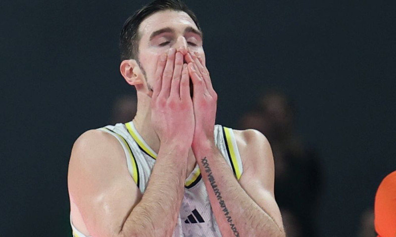 O Nάντο Ντε Κολό 