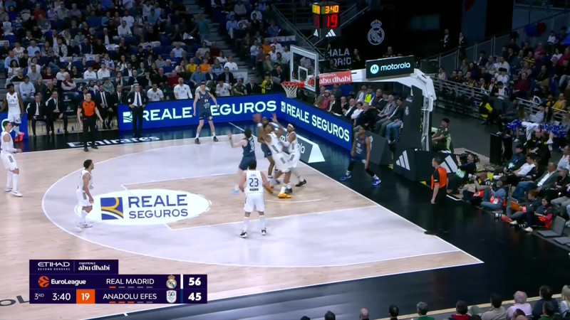 Τρομερό μπλοκ του Οκέκε κόντρα στην Εφές (ΒΙΝΤΕΟ)