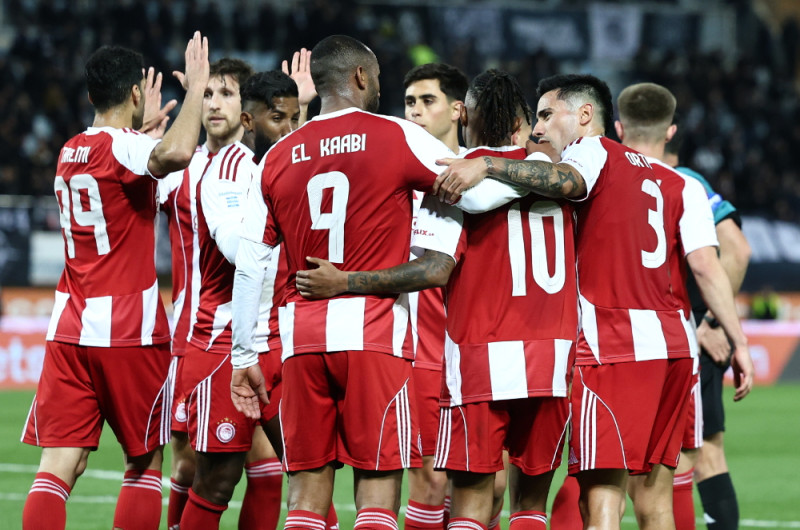 "Βγάζει κόμπλεξ η ΑΕΚ στα ντέρμπι! Φαβορί για τον τίτλο..."