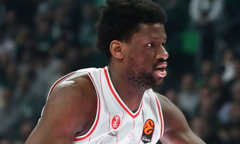 O Nτάνιελ Οτούρου 