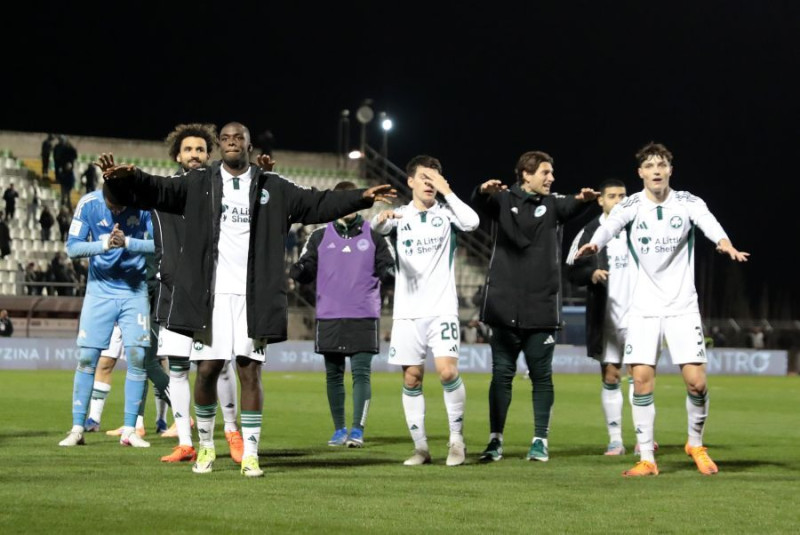 Αποθεώθηκαν οι παίκτες του ΠΑΟ από τον κόσμο - Πανηγυρισμοί μετά το διπλό