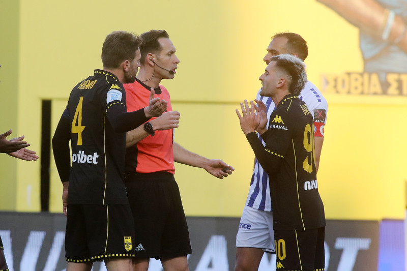 Αποθέωση Λανουά σε Τσιμεντερίδη για το Βόλος-ΑΕΚ - Ποιους... απείλησε!