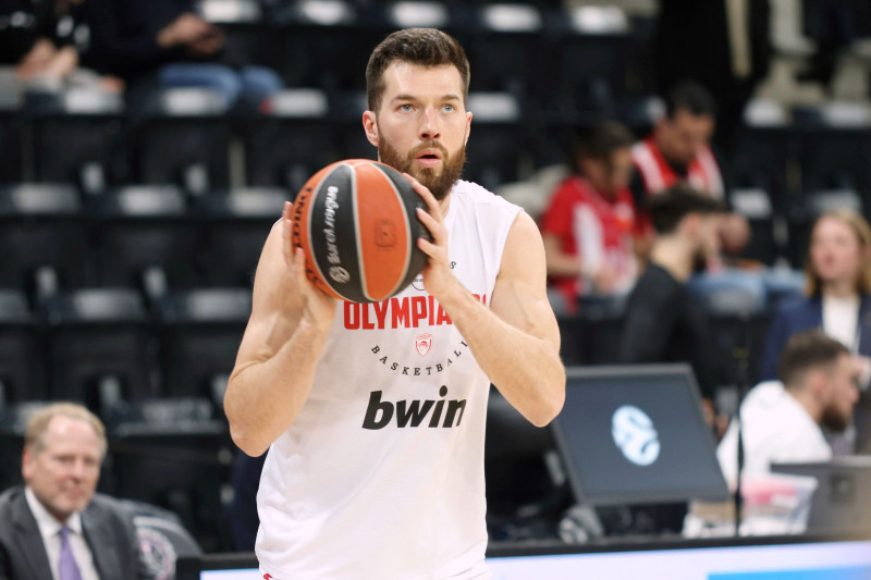 "Μαρτύρησε" ο Πίτερς! Τί συνέβη στα αποδυτήρια στο Παρίσι; (ΒΙΝΤΕΟ)