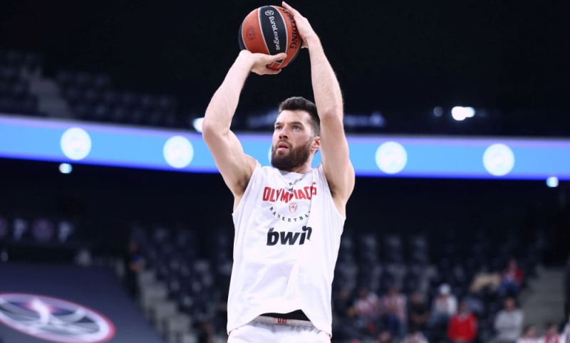 Ρεάλ και Αρμάνι για ξένο του Ολυμπιακού - Βλέπουν εξελίξεις στο καλοκαίρι