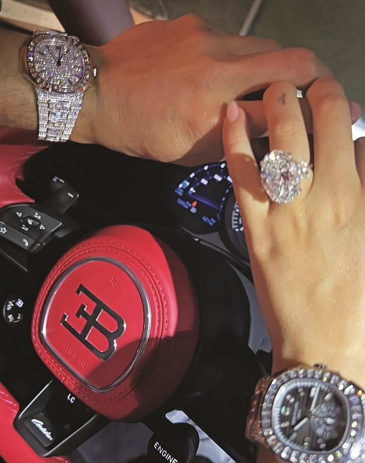 Φωτογραφία-πρόκληση από Ρονάλντο και Τζορτζίνα - Αστρονομικά ποσά (ΦΩΤΟ)