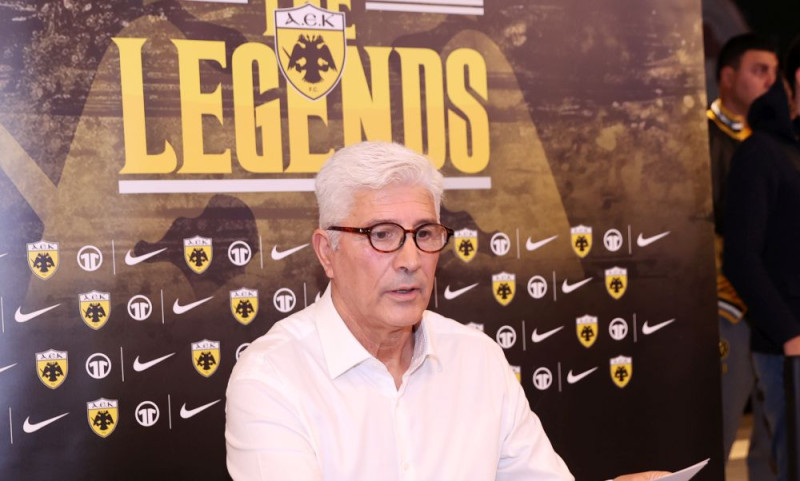 O Στέλιος Μανωλάς