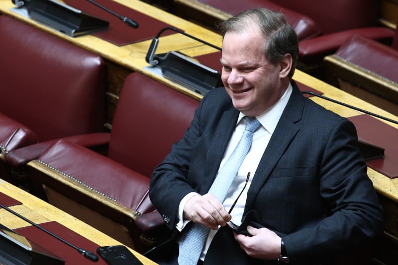 Τέλος κορυφαίο στέλεχος της κυβέρνησης - Αντιδράσεις σε όλη την Ελλάδα!