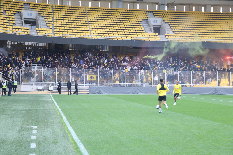 Σύνθημα νίκης στο Καραϊσκάκη από τους οπαδούς της ΑΕΚ! (ΦΩΤΟ)