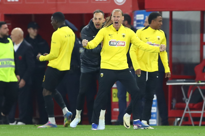 «Έκρηξη» στον πάγκο της ΑΕΚ στο 0-1, «τρελάθηκε» ο Βίντα (ΦΩΤΟ)