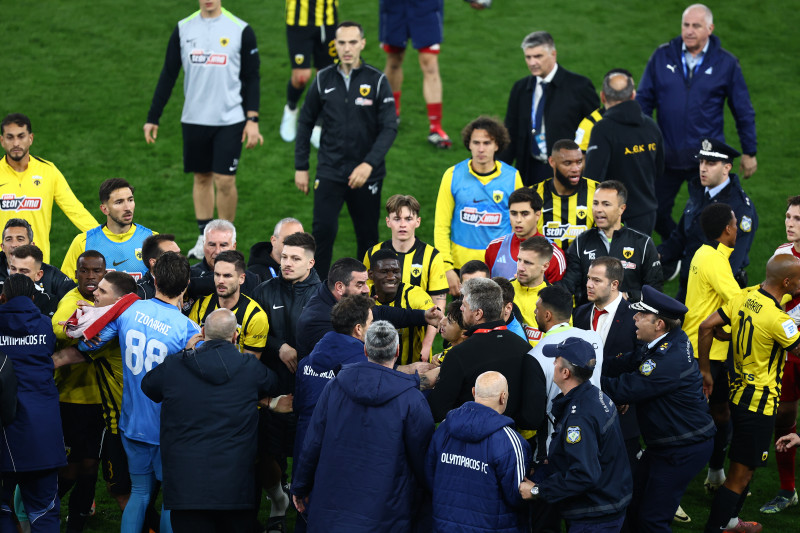 Πιάστηκαν στα χέρια Ρότα και Ταρέμι - Στο χορτάρι και ο Ηλιοπουλος (ΦΩΤΟ)