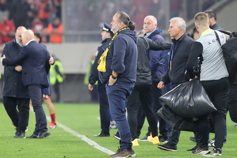 Πιάστηκαν στα χέρια Ρότα και Ταρέμι - Στο χορτάρι και ο Ηλιοπουλος (ΦΩΤΟ)