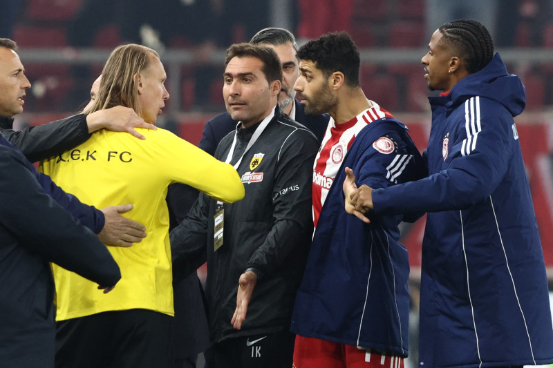 Πιάστηκαν στα χέρια Ρότα και Ταρέμι - Στο χορτάρι και ο Ηλιοπουλος (ΦΩΤΟ)