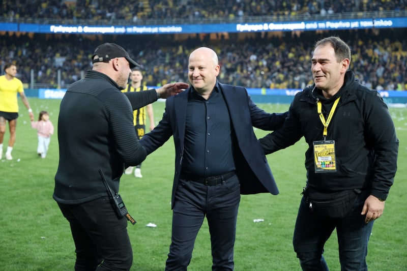 Γύρo θριάμβου στη Νέα Φιλαδέλφεια η ΑΕΚ με τρελαμένο Ηλιόπουλο (ΒΙΝΤΕΟ)