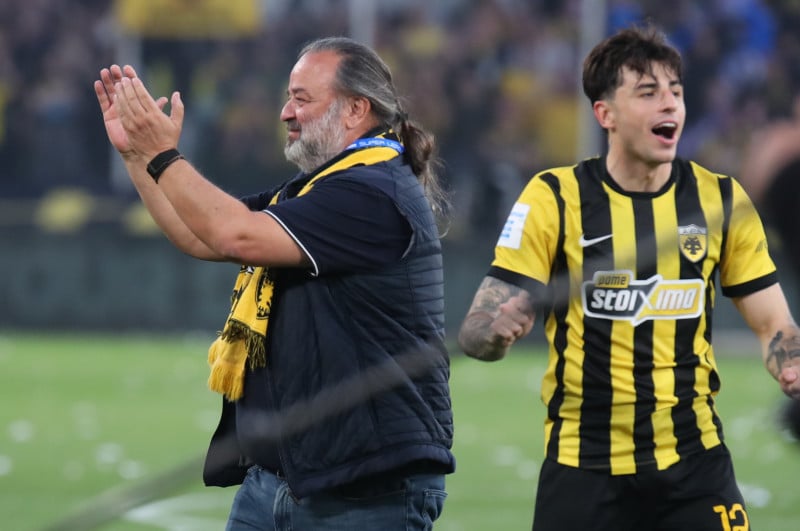 Γύρo θριάμβου στη Νέα Φιλαδέλφεια η ΑΕΚ με τρελαμένο Ηλιόπουλο (ΒΙΝΤΕΟ)