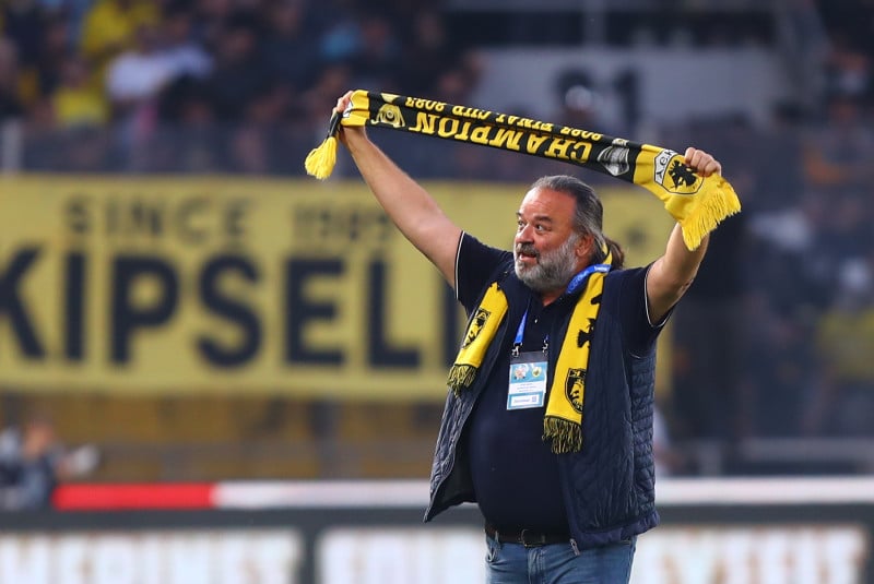 Γύρo θριάμβου στη Νέα Φιλαδέλφεια η ΑΕΚ με τρελαμένο Ηλιόπουλο (ΒΙΝΤΕΟ)