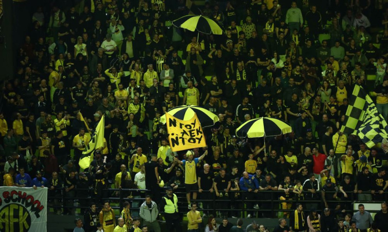 Οι οπαδοί της ΑΕΚ