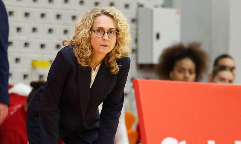 Η Φρόσω Δρακάκη 