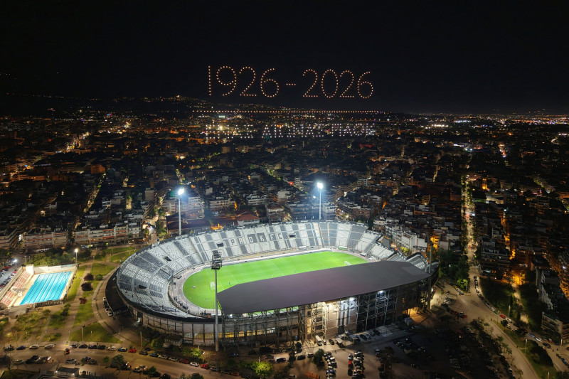 Το απίθανο Drone Show για τα 100 χρόνια πάνω από την Τούμπα! (vid)