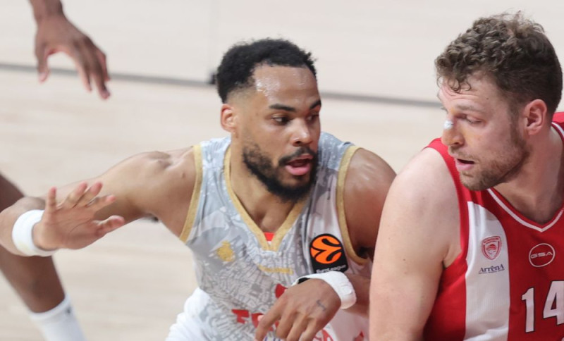 O Έλι Οκόμπο