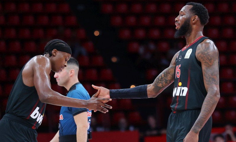 Φρανκ Νιλικίνα και Ντόντα Χολ