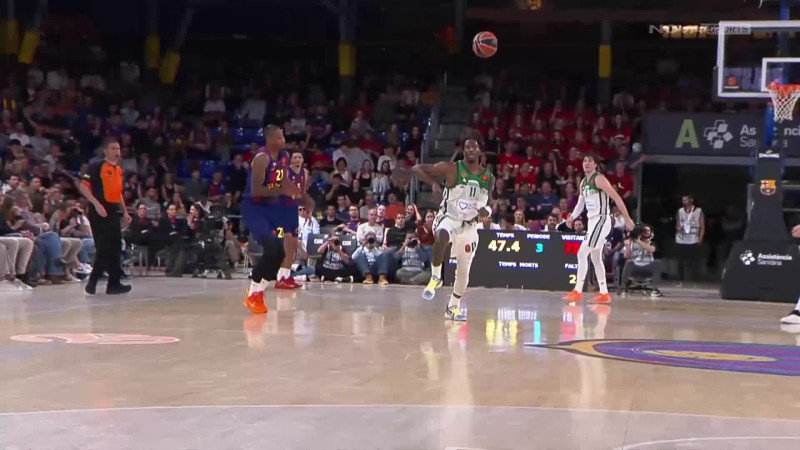 Σαν σε προπόνηση: Το ανάποδο κάρφωμα του Χέιζ - Ντέιβις (ΒΙΝΤΕΟ)