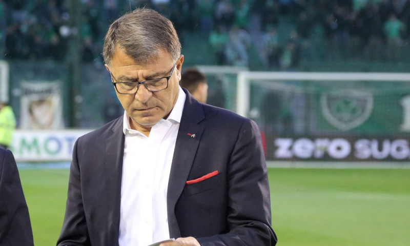 O Τάκης Λεμονής στο γήπεδο της Λεωφόρου