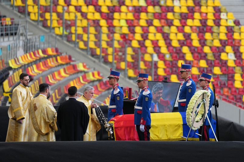 Ρουμανικά ΜΜΕ για Λουτσέσκου: "Έδωσε ένα παράδειγμα αξιοπρέπειας"