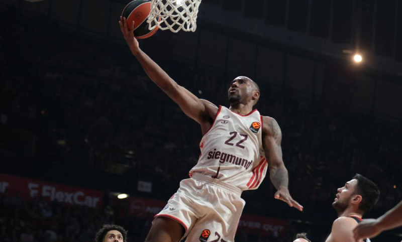 O Aϊζάια Μάικ