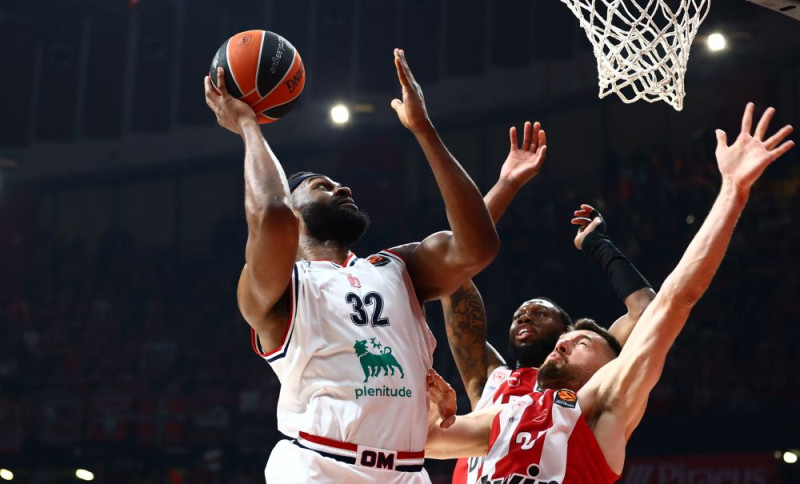 Ο Τζος Νίμπο