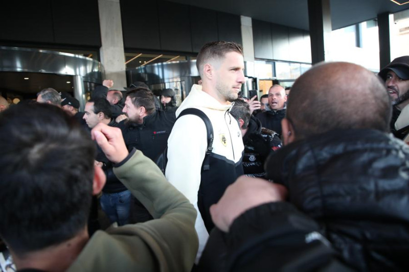 Στο ξενοδοχείο της ΑΕΚ ο κόσμος - "Ντόπες" πριν τον Ολυμπιακό (ΦΩΤΟ)