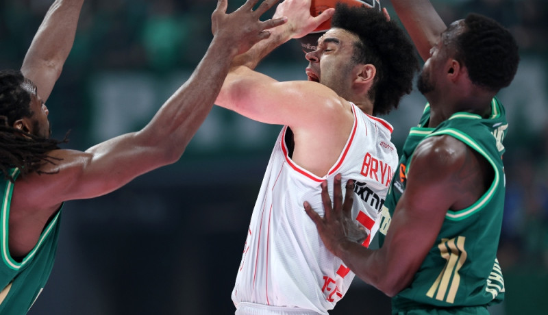 Απορημένος ο Μάικ Τζέιμς: Το tweet του για το Μακάμπι-Χάποελ