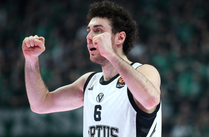 Το χειρουργείο του Σλούκα, οι τελικοί με τον Ολυμπιακό και ο... Παγιόλα!