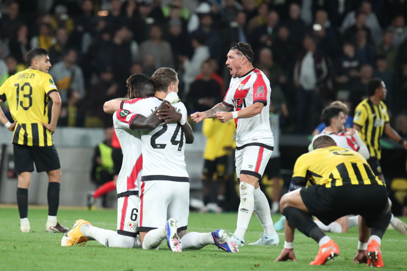 Αποθέωση Ράγιο από «AS» μετά την ΑΕΚ: «Υποφέροντας, αλλά… στον Όλυμπο»