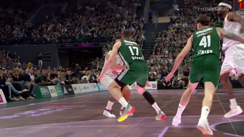 Η τρομερή τάπα του Ρογκαβόπουλου στα ίσα στον Μάικ Τζέιμς (ΒΙΝΤΕΟ)