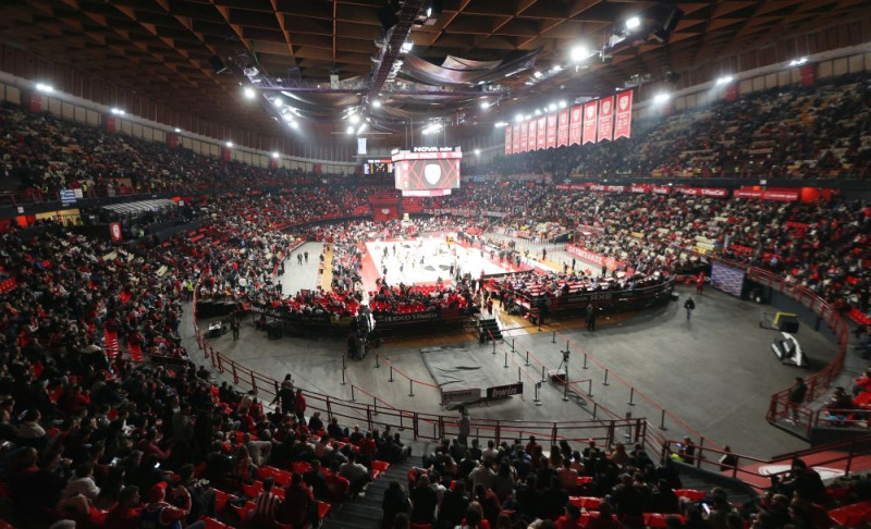 Οι οπαδοί του Ολυμπιακού στο ΣΕΦ